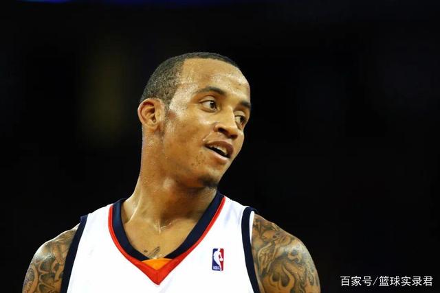 HWG！罗马诺：曼联将签下切尔西中场桑托斯，总价5000万镑+二转